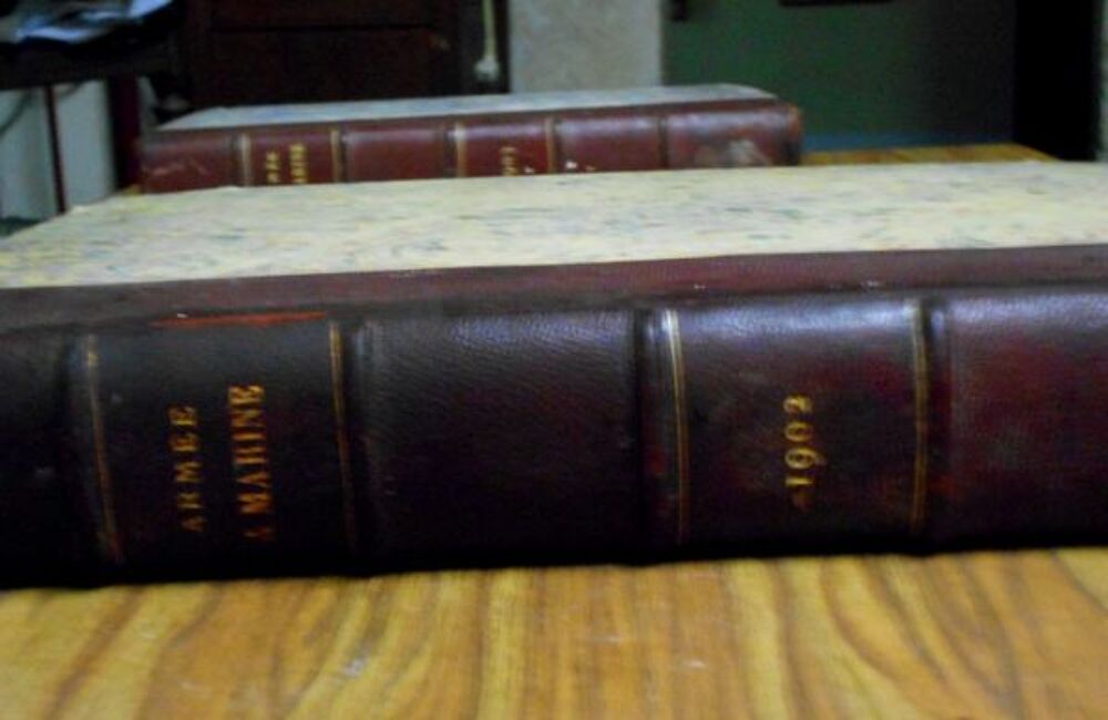 Livre r&eacute;li&eacute; arm&eacute;e et marine 1902 et 1903 l'unit&eacute; Livres et BD