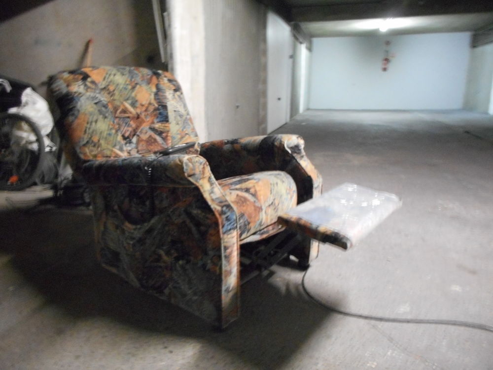 Fauteuil &eacute;lectrique m&eacute;dicalis&eacute; Meubles
