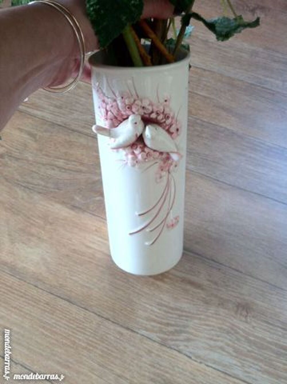 Vase en porcelaine blanche et rose Décoration