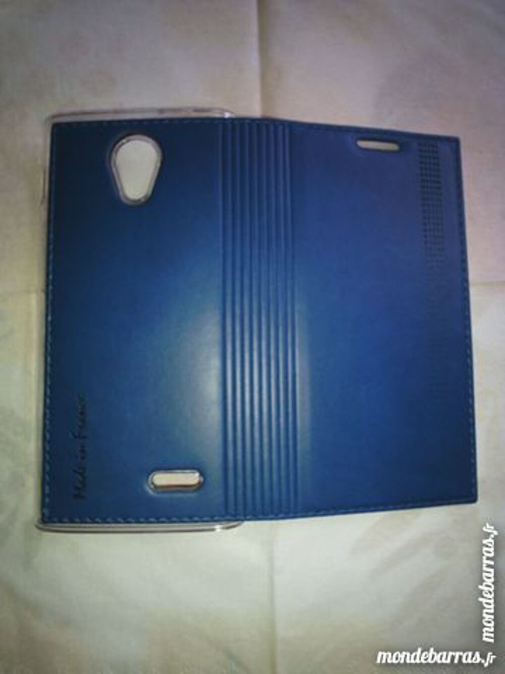 Protection de t&eacute;l&eacute;phone SFR Starshine4 toute neuve Téléphones et tablettes