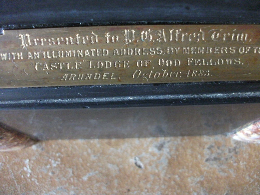 HORLOGE ANGLAISE AVEC PLAQUE DE MARBRE 