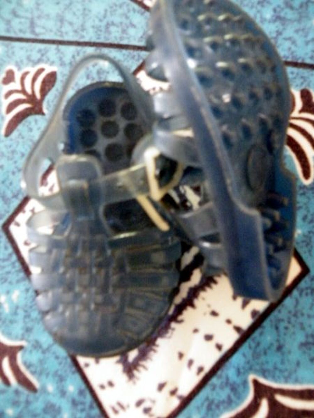 chaussure plastique pour allez dans l'eau bleu t 21 Vtements