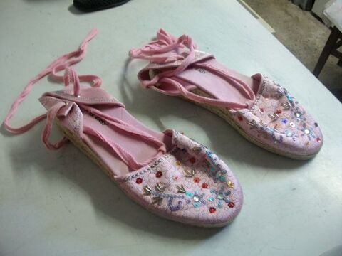 Espadrilles Rose Perlées à lacets pt 38 -neuves- à 5 € 5 Bouxwiller (67)