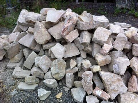 Pierres de murs a maonner 0 Rainville (88)