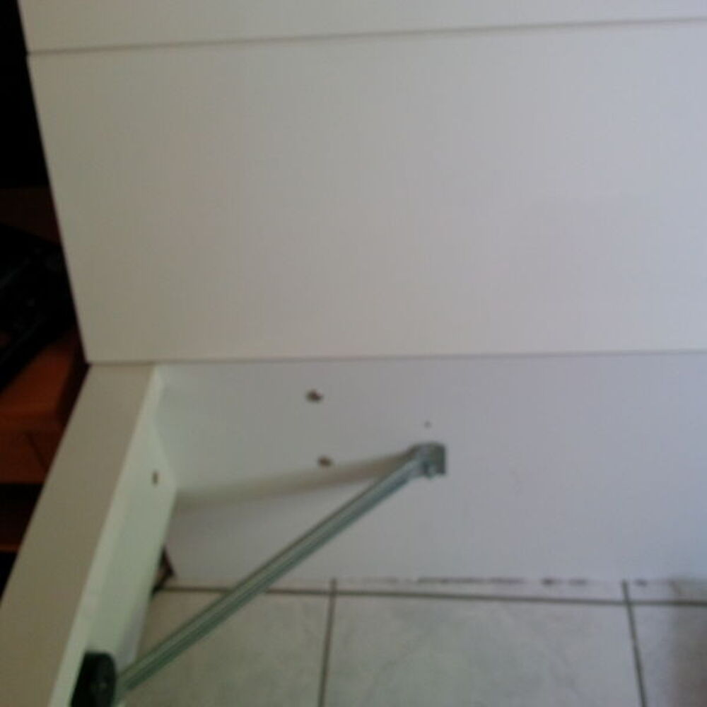 Lit laqu&eacute; blanc 140x190 Meubles