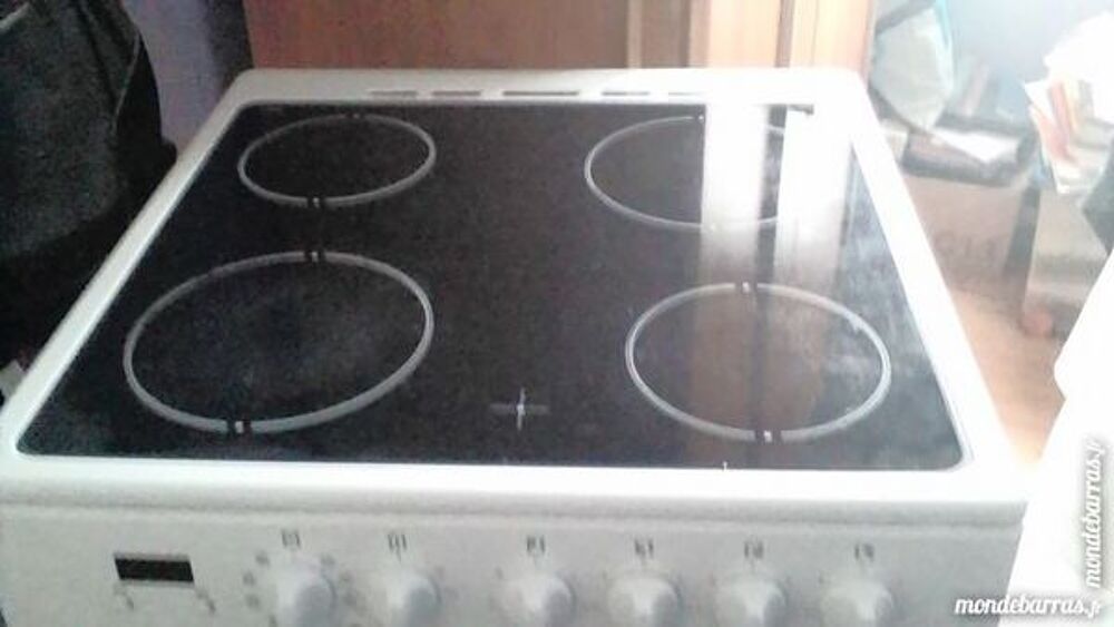 Cuisini&egrave;re vitroc&eacute;ramique Electroménager