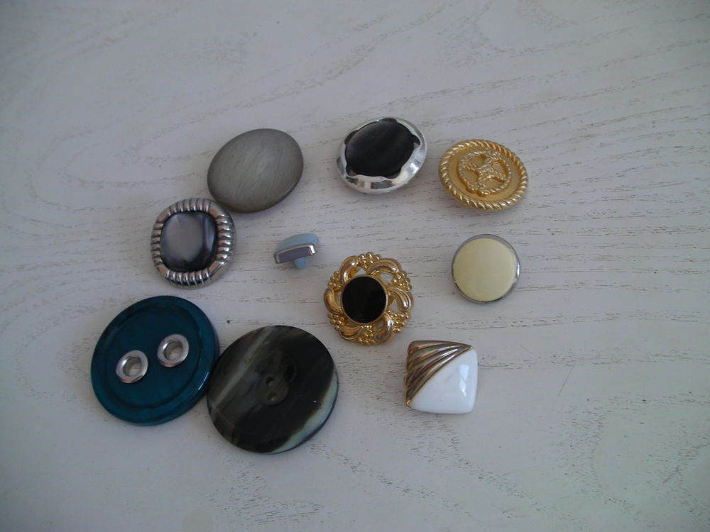 JOLIS BOUTONS Vêtements