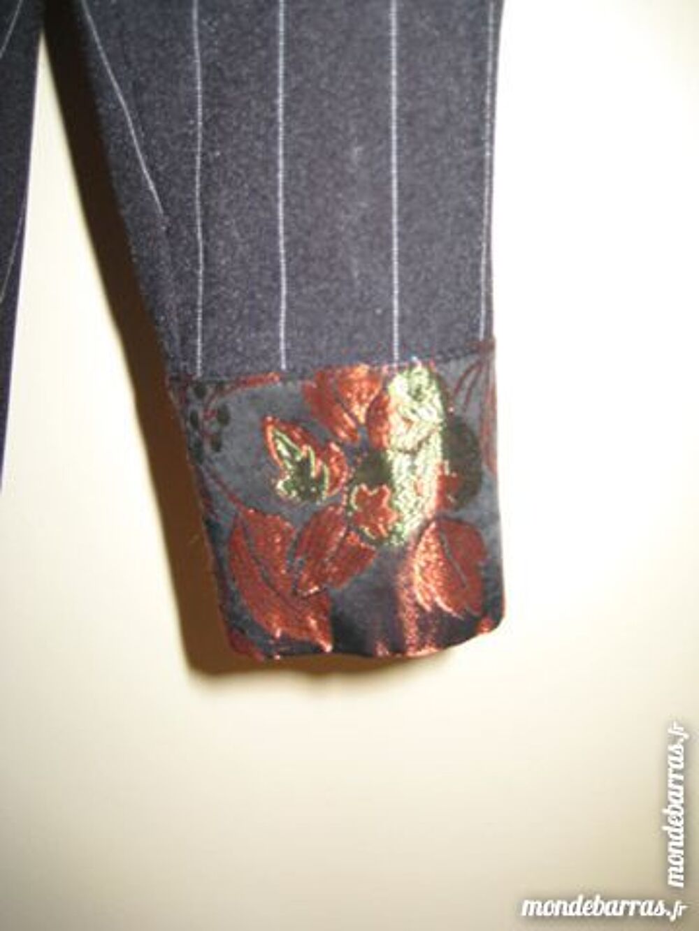 robe noire avec broderies Vêtements