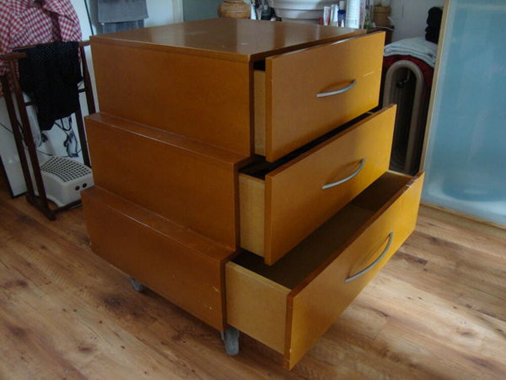 Vends commode 3 tiroirs Meubles