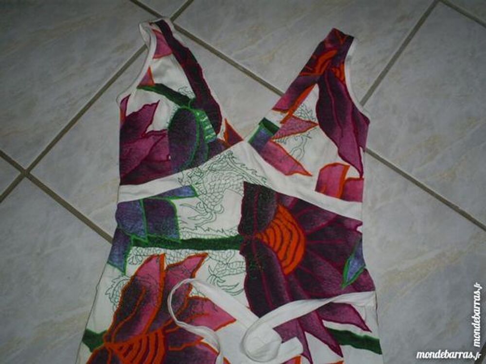 Robe DESIGUAL Taille S ou 38 Vêtements