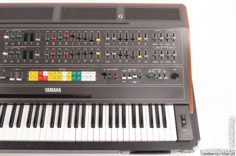 Recherche un clavier synth&eacute;tiseur Yamaha CS-80 Instruments de musique