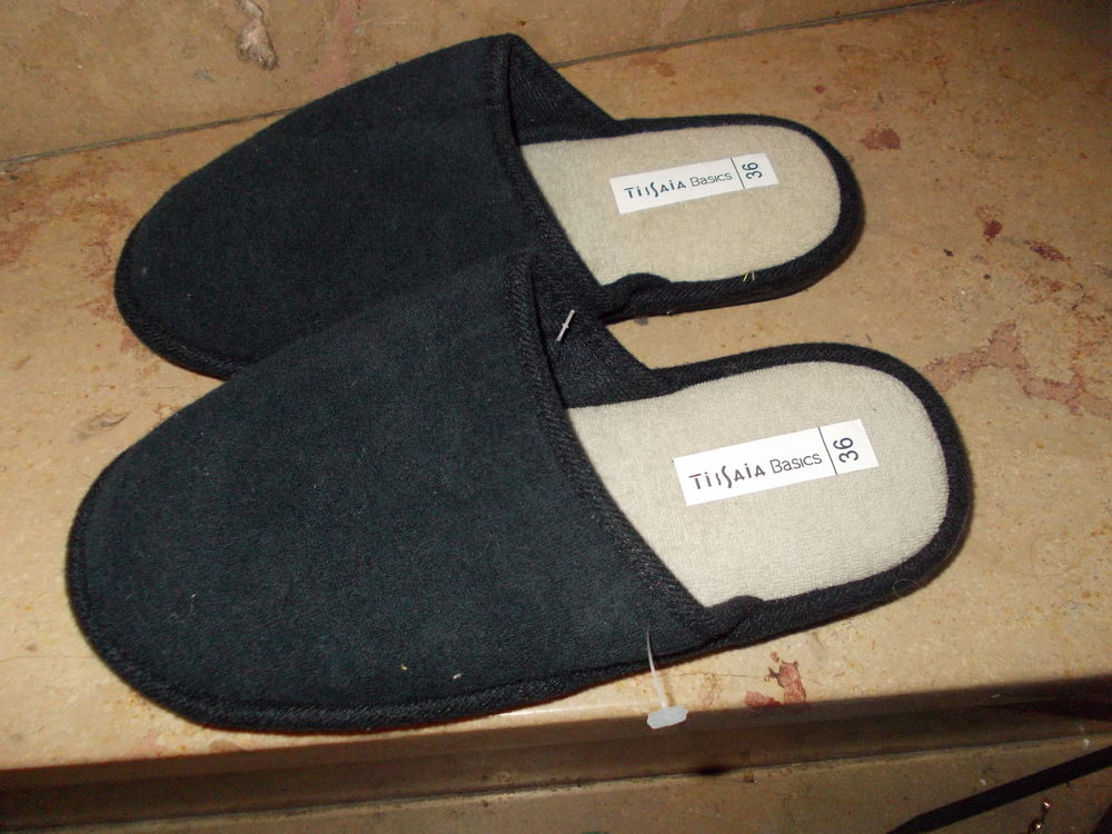 lot de chaussons neufs Chaussures