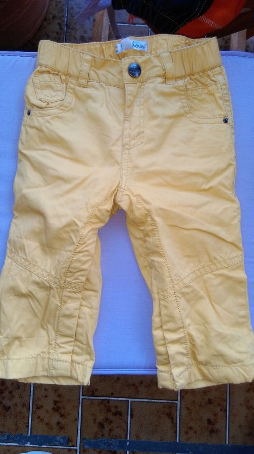 Pantalon gar&ccedil;on 12mois-2.50 euros kitchoun 74 cm bon &eacute;tat 
Puriculture