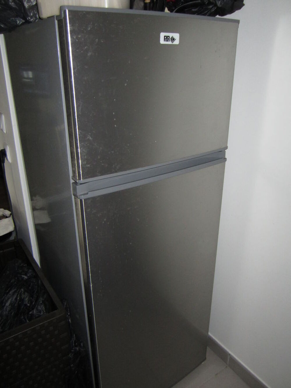 refrig&eacute;rateur FAR 210 L Electroménager
