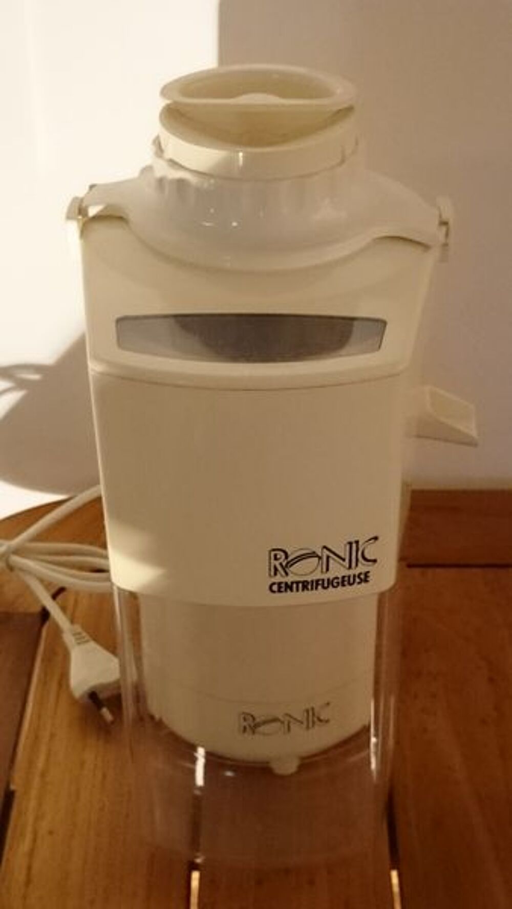 Centrifugeuse, cuit-oeufs, cuiseur &agrave; vapeur Electroménager