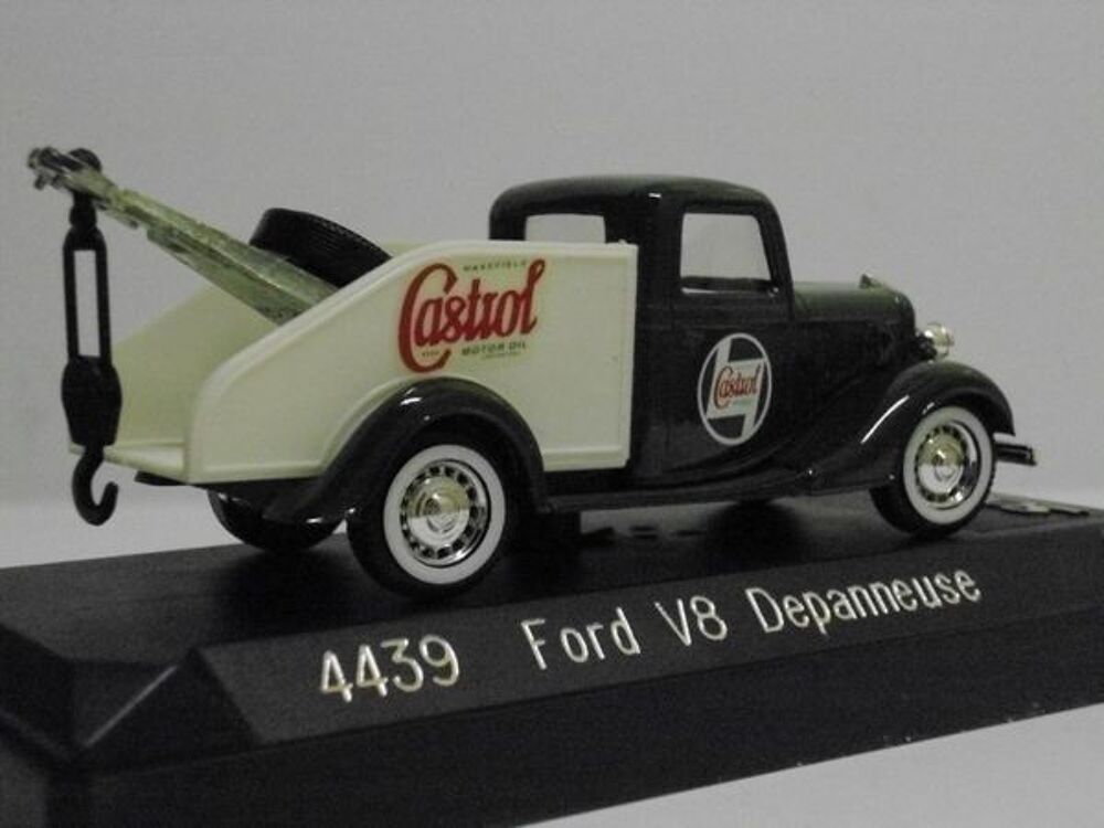 Ford V8 d&eacute;panneuse Castrol 1936 