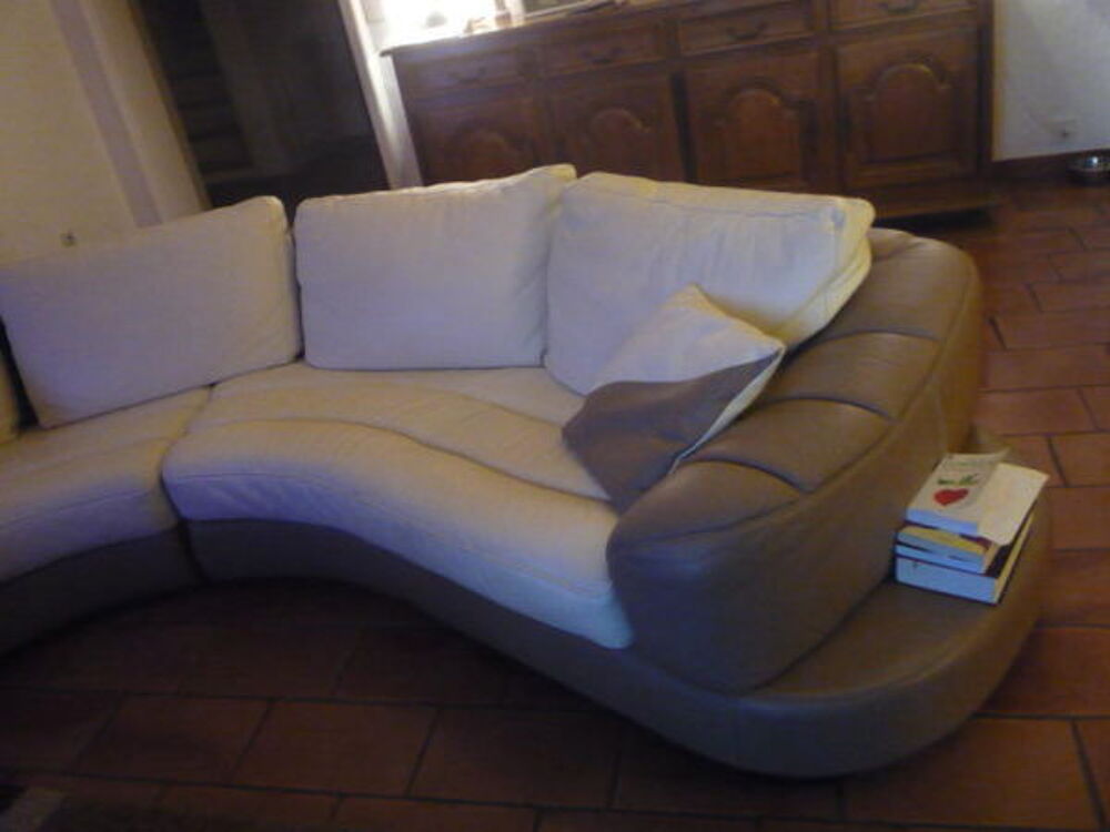 CANAPE CUIR MODERNE,blanc et marron clair, tr&egrave;s bon &eacute;tat Meubles