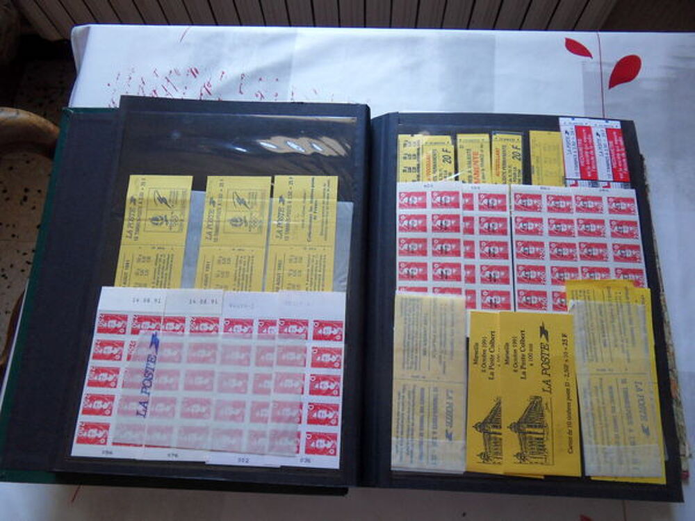 collection timbres et documents postaux 