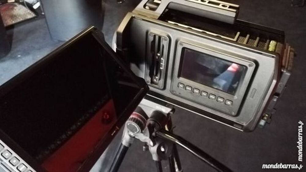 Blackmagic URSA 4.6K EF+Tr&eacute;pied+cartes cFast x2 Photos/Video/TV