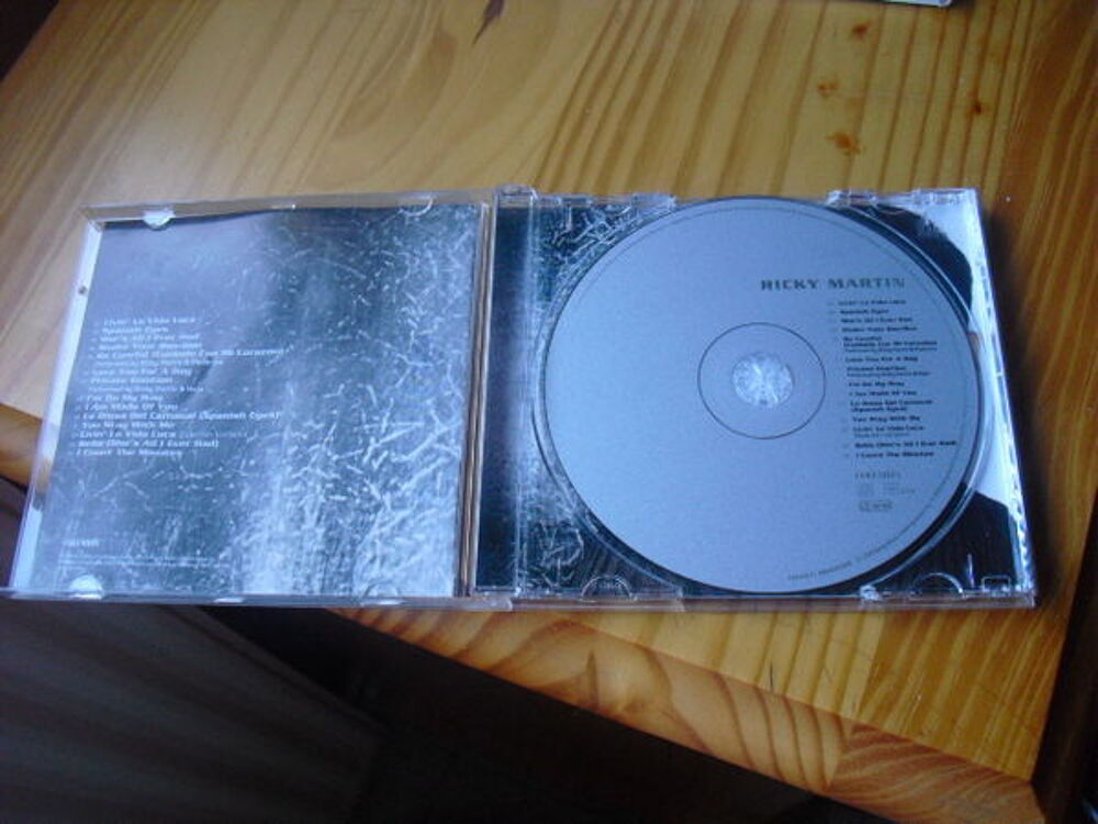 album CD RICKY MARTIN + livret CD et vinyles