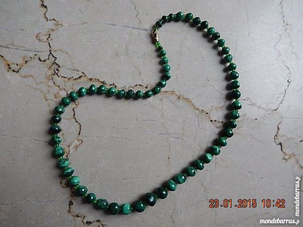 collier en malakite Bijoux et montres