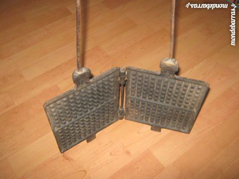 GAUFRIER TRES ANCIEN - IDEAL COLLECTIONNEUR 38 Miribel (01)