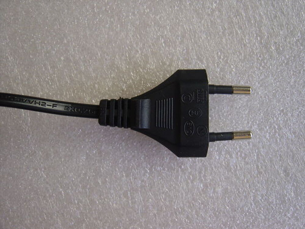 Cordon d'alimentation &eacute;lectrique 230V 2,5A 2 p&ocirc;les Bricolage