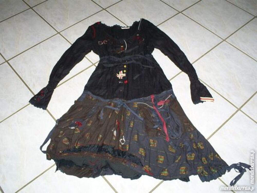 Robe DESIGUAL Taille 38 Vtements