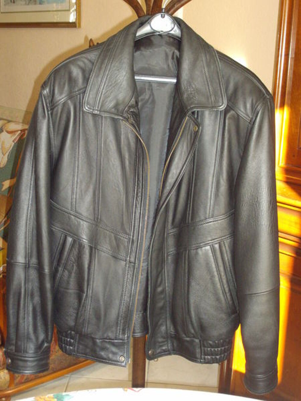 blouson neuf,homme ,en cuir agneau pleine fleur42-44 V�tements