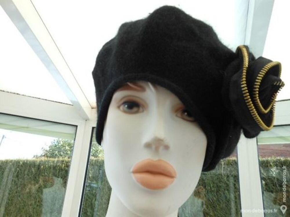 BERET ZIPS, tr&egrave;s original Vêtements