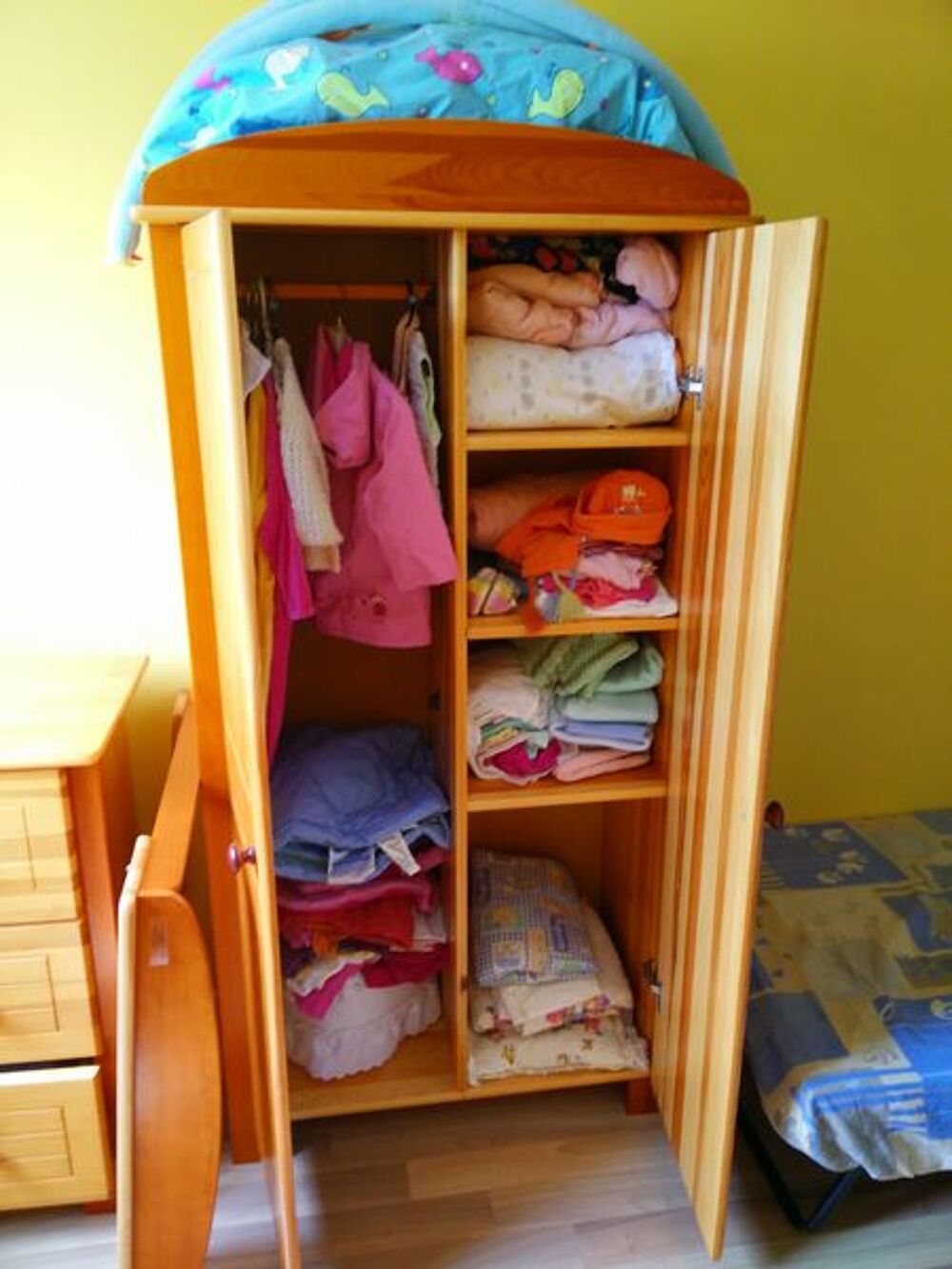 CHAMBRE b&eacute;b&eacute; en pin massif (marque VOBOIS) Mobilier enfants