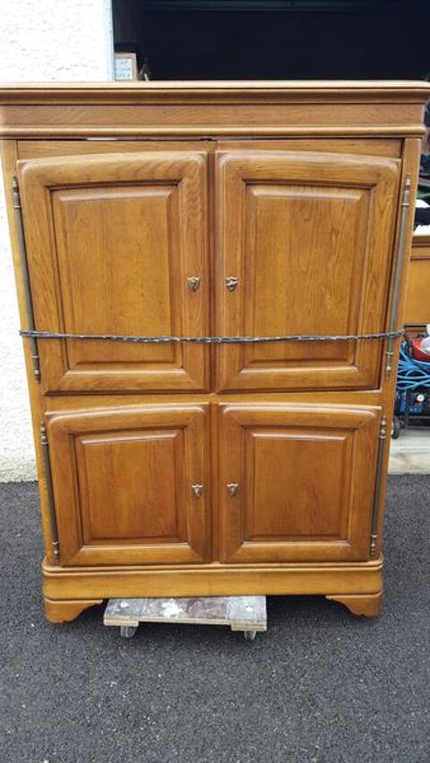  BEAU meuble TV  HI-FI  en CHENE MASSIF Haut de Gamme 300 Vias (34)