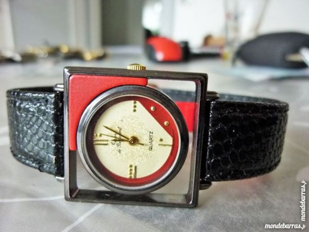 G&eacute;rard de R&eacute;aumont montre dame carr&eacute;e GDR0002 Bijoux et montres