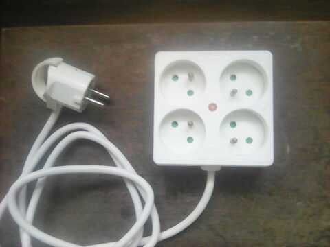 Bloc mobile Legrand , 4 prises 2 p+t , 3600w . 10 Noyelles-l�s-Vermelles (62)