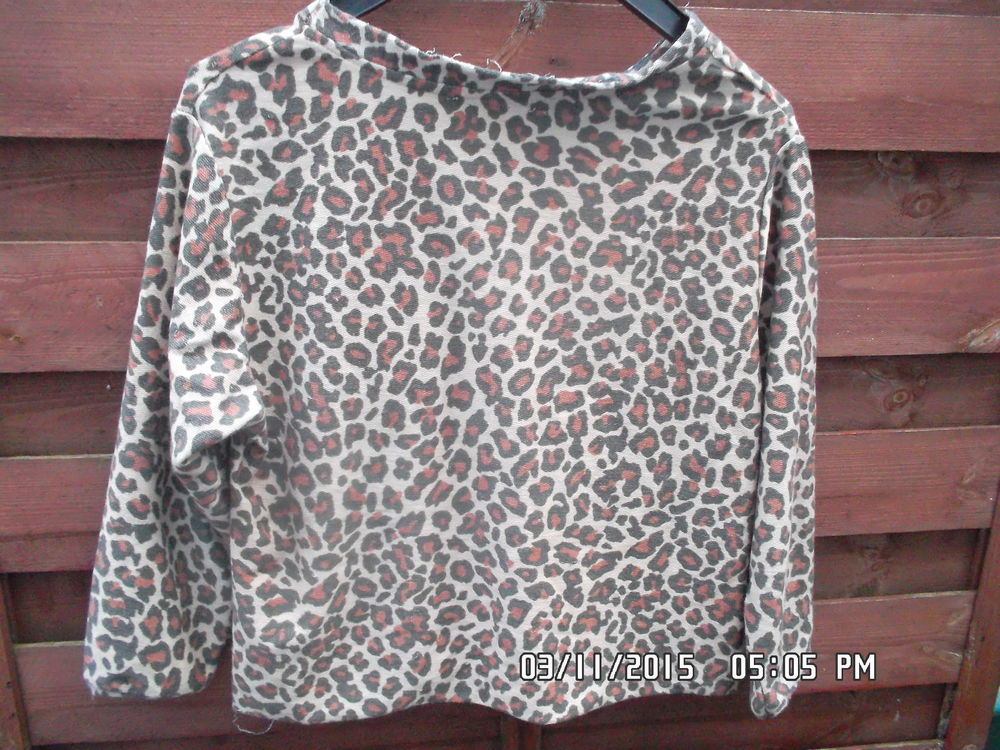 HAUT LEOPARD*JUSTE 2E*KIKI60230 Vêtements