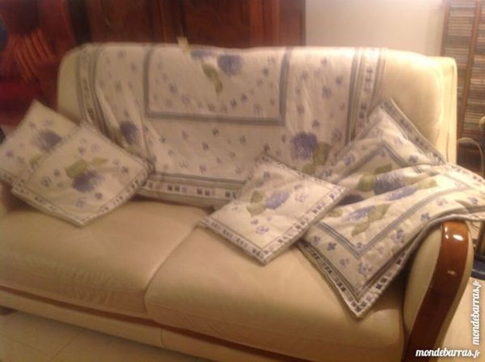 Plaid et Housses de coussins MADURA Décoration