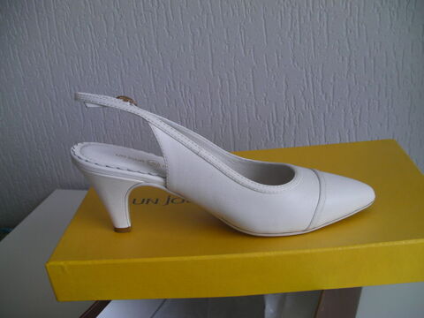 ESCARPINS BLANCS UJA 70 Saint-Etienne (42)