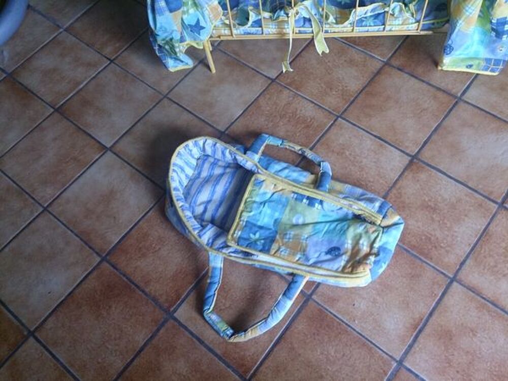 poussette pliante,couffin,lit baldaquin poupee Jeux / jouets