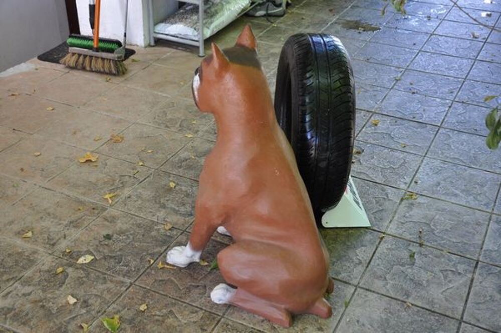 Mascotte Boxer des pneus Kl&eacute;ber Décoration