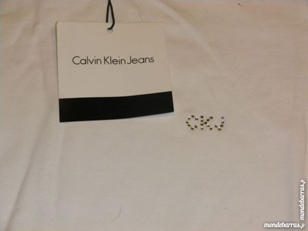 T-SHIRT CALVIN KLEIN NEUF AVEC ETIQUETTE Vêtements