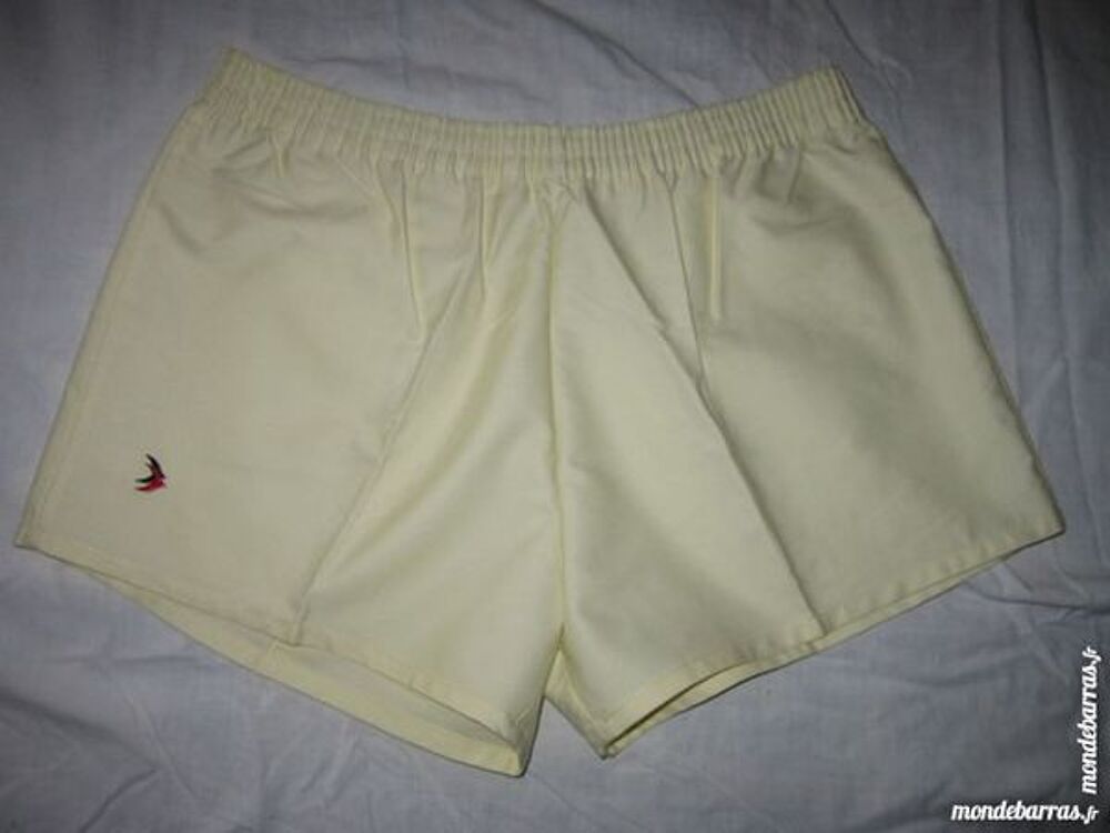 Short de sport Polyester 44 Blanc Vêtements