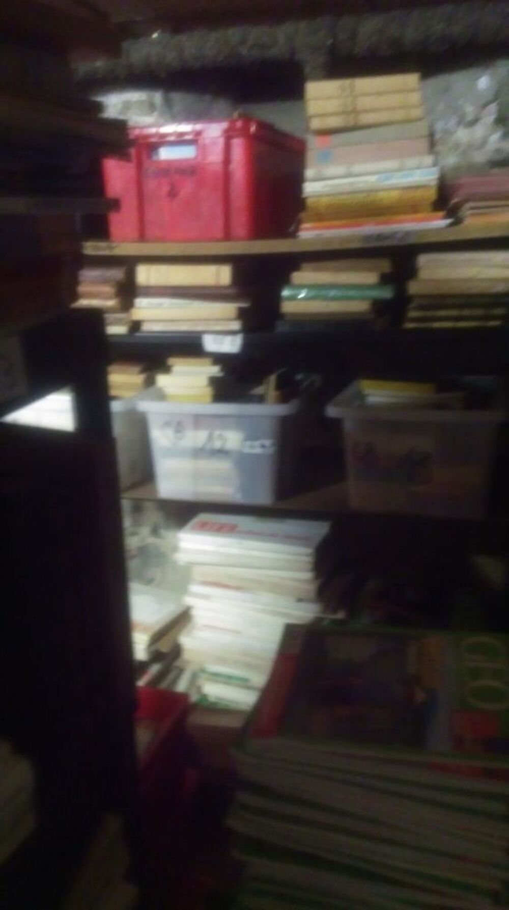 ENORME LOT : PLUS DE 8000 LIVRES ET REVUES Livres et BD
