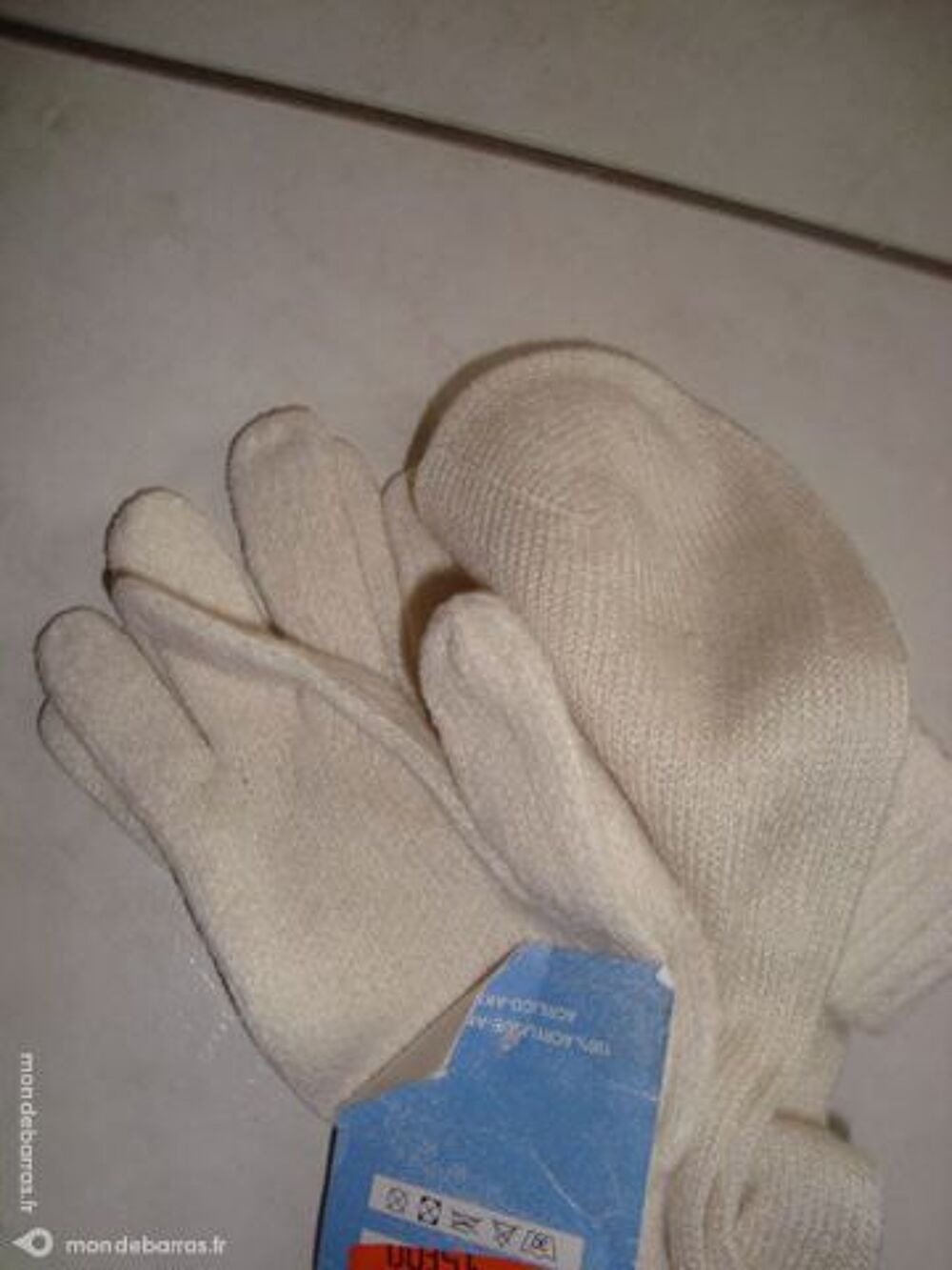 2 LOTS DE CHAUSSETTES + GANTS ECRU ou GRIS 36/40 Bijoux et montres