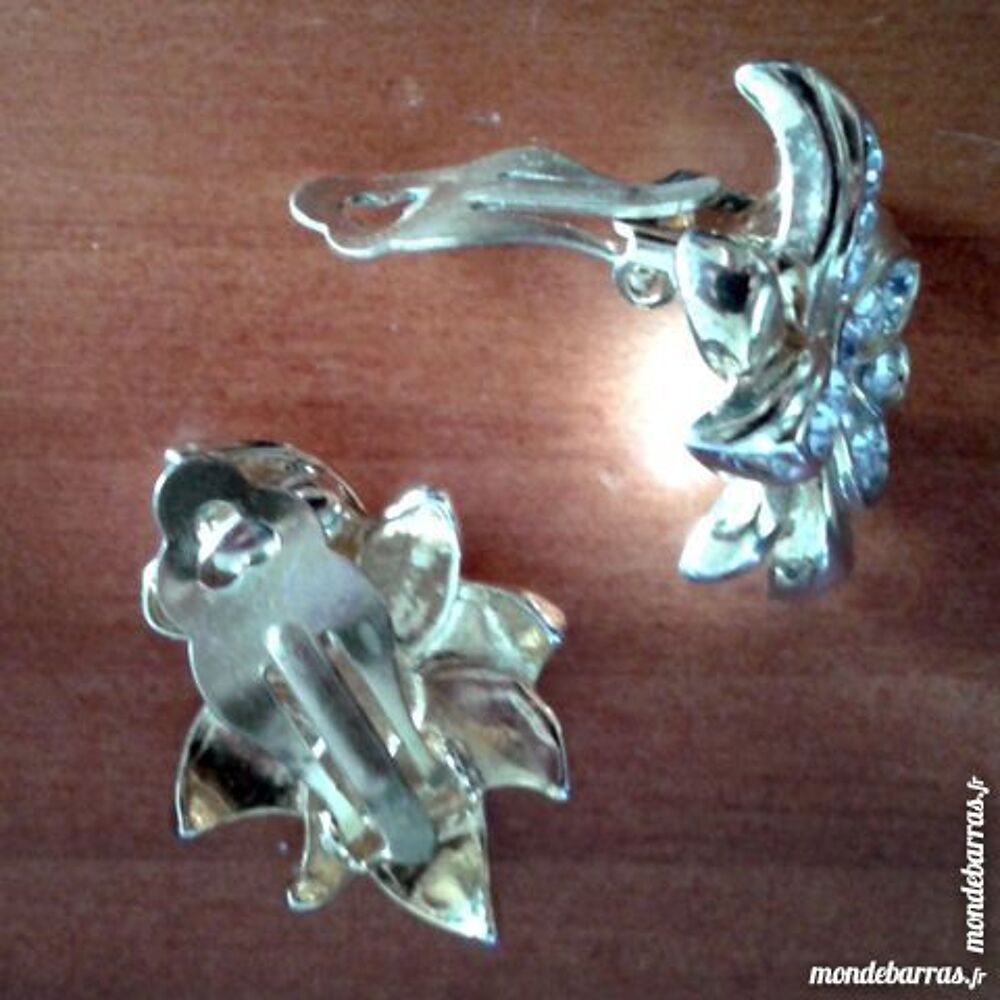 Boucles d'oreilles &agrave; pinces Bijoux et montres
