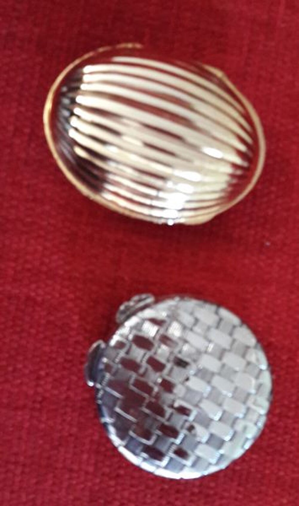 Deux bo&icirc;tes &agrave; pilules Décoration