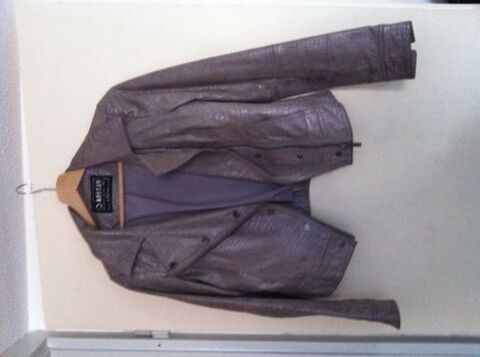 Blouson taupe cuir 150 Eguisheim (68)