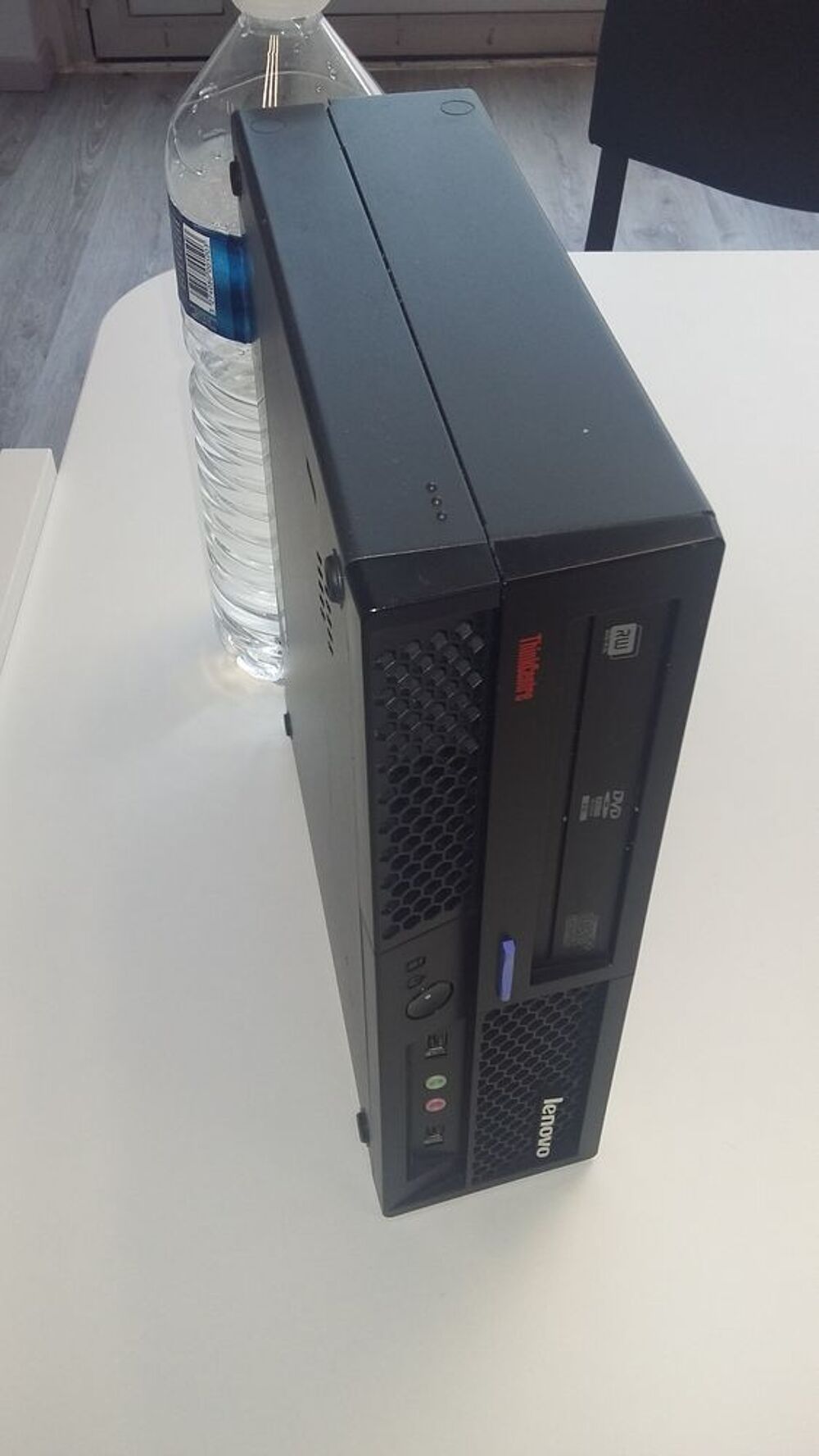 Ordinateur fixe Lenovo 7637
Matériel informatique