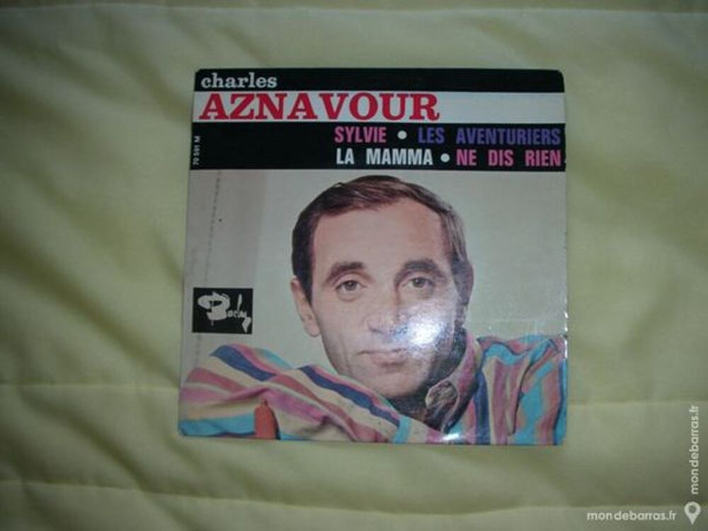 AZNAVOUR, vinyle, 45 ts CD et vinyles