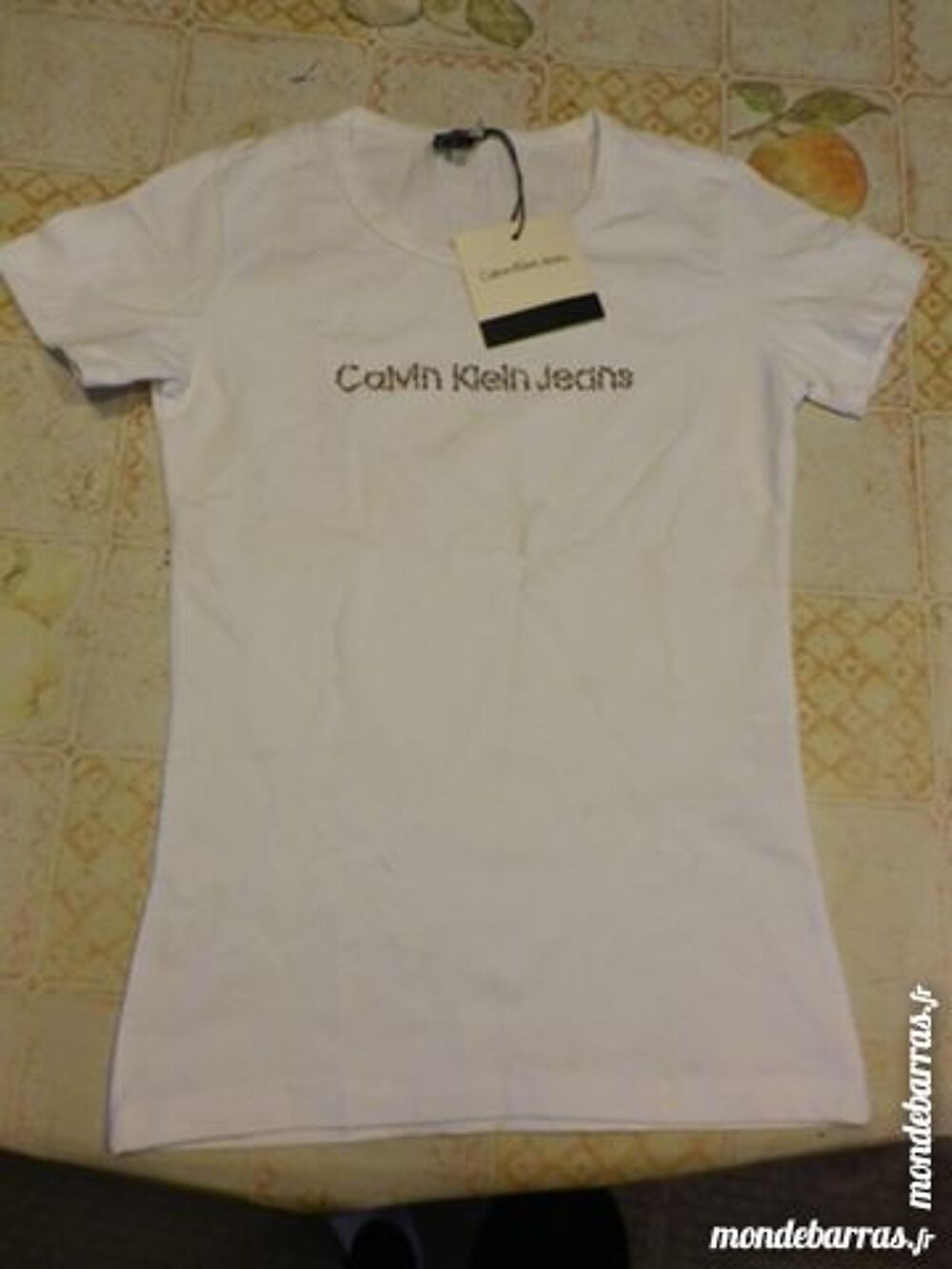 T-SHIRT CALVIN KLEIN MANCHES COURTES NEUF ETIQUETT Vêtements
