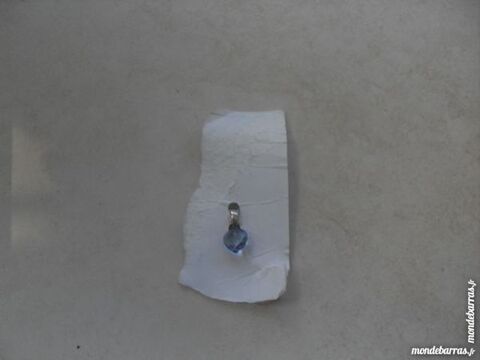  pendentif   forme coeur    9 Saint-Germain-au-Mont-d'Or (69)